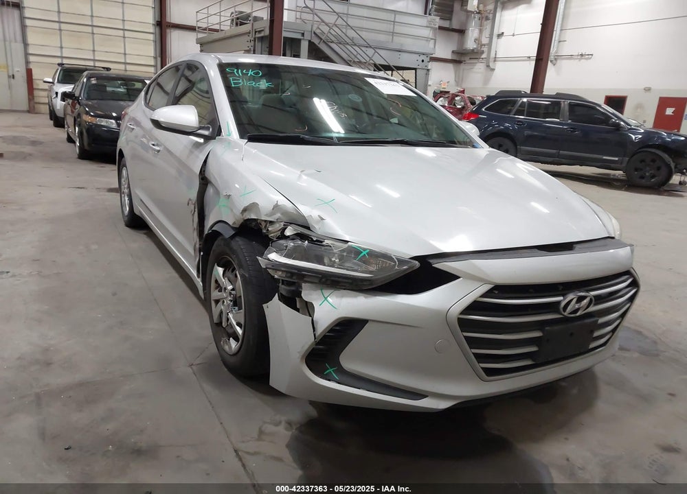 2018 HYUNDAI ELANTRA SE VIN: KMHD74LF2JU502065