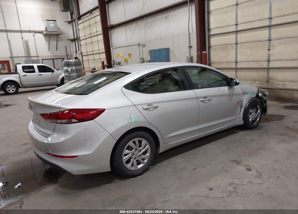 2018 HYUNDAI ELANTRA SE VIN: KMHD74LF2JU502065