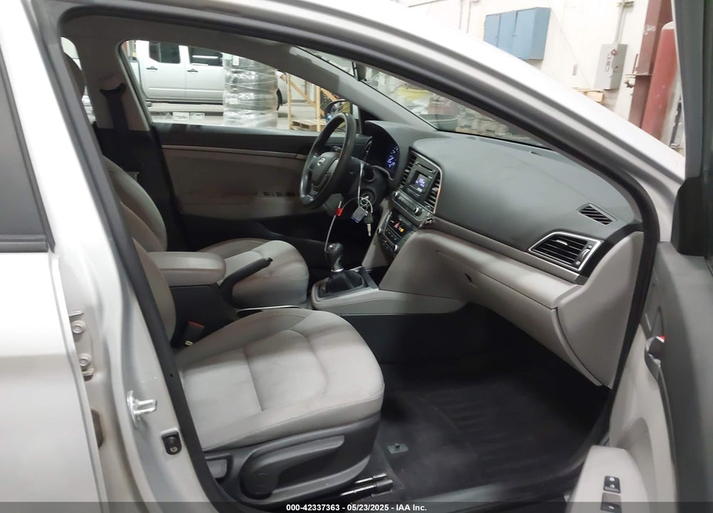 2018 HYUNDAI ELANTRA SE VIN: KMHD74LF2JU502065