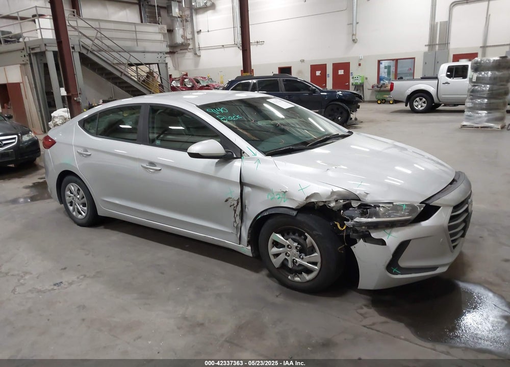 2018 HYUNDAI ELANTRA SE VIN: KMHD74LF2JU502065