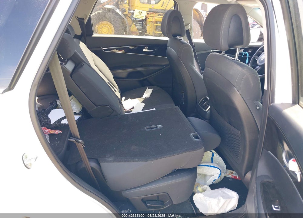 2016 KIA SORENTO VIN: 5XYPG4A55GG182567
