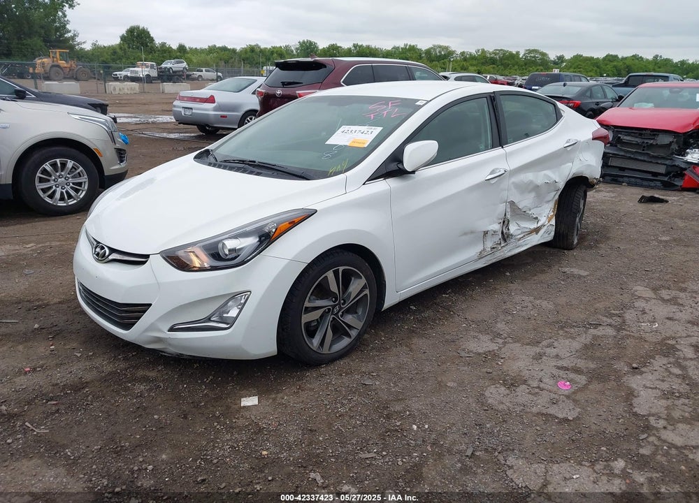 2014 HYUNDAI ELANTRA VIN: 5NPDH4AE2EH479088