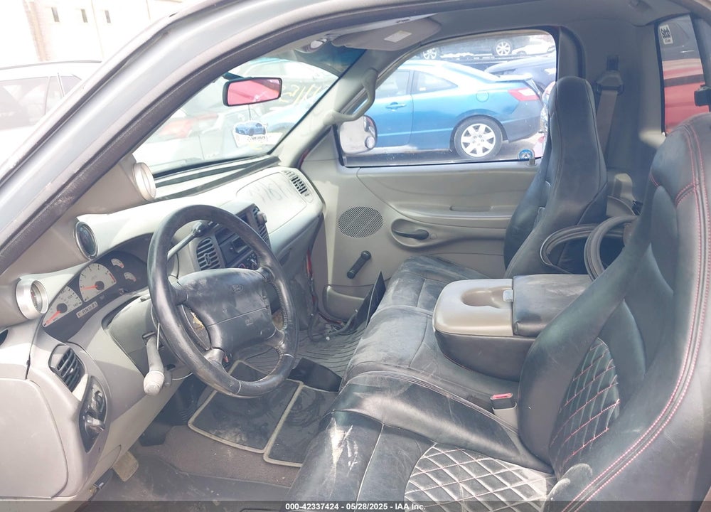 2000 FORD F-150 SVT LIGHTNING VIN: 2FTZF0731YCA59326