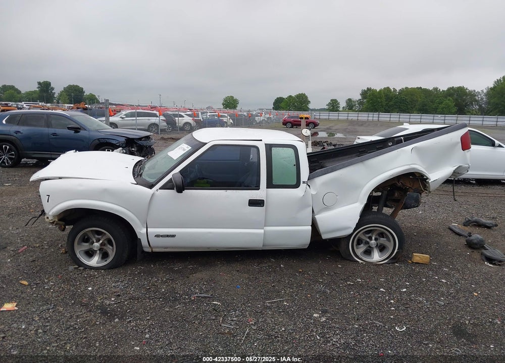 2002 CHEVROLET S-10 VIN: 1GCCS19WX28188728