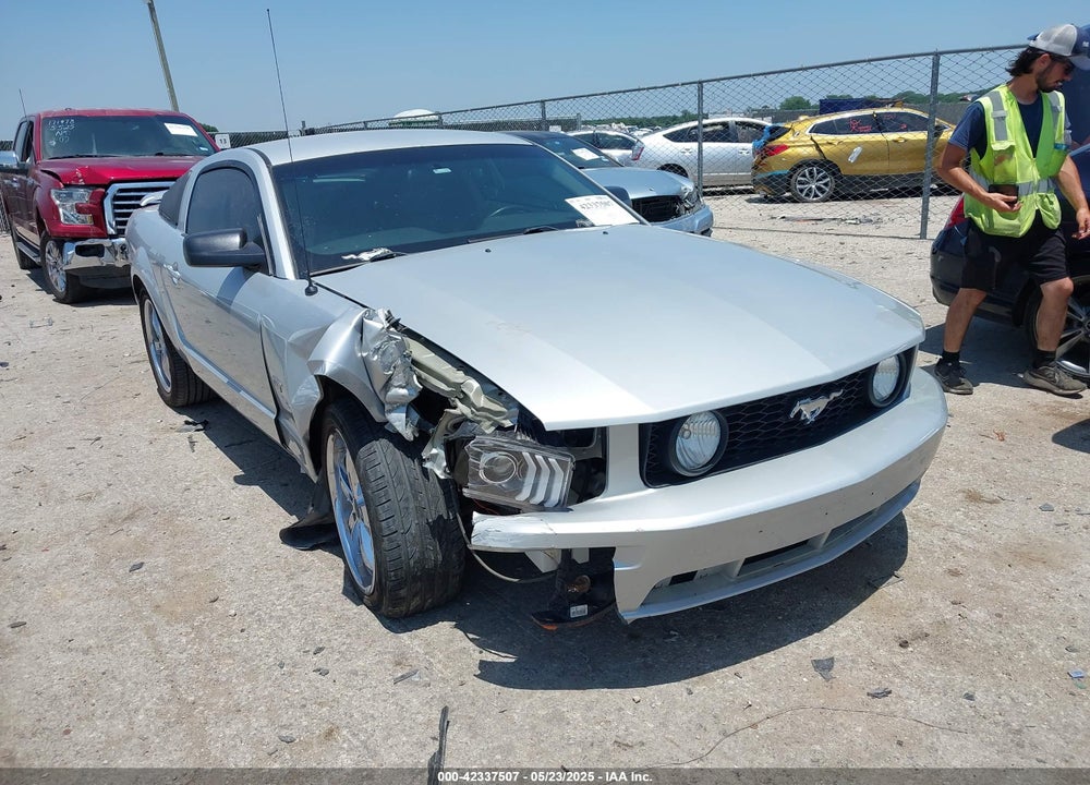2006 FORD MUSTANG GT VIN: 1ZVHT82HX65240192