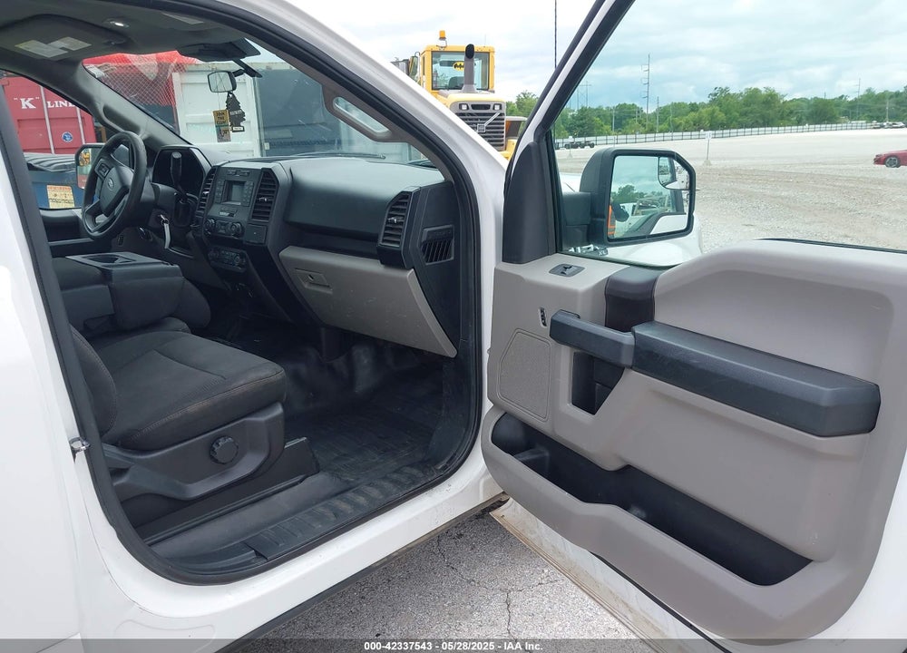 2019 FORD F150 VIN: 1FTMF1C51KKC79270