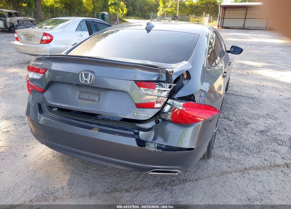 2018 HONDA ACCORD VIN: 1HGCV1F30JA005928
