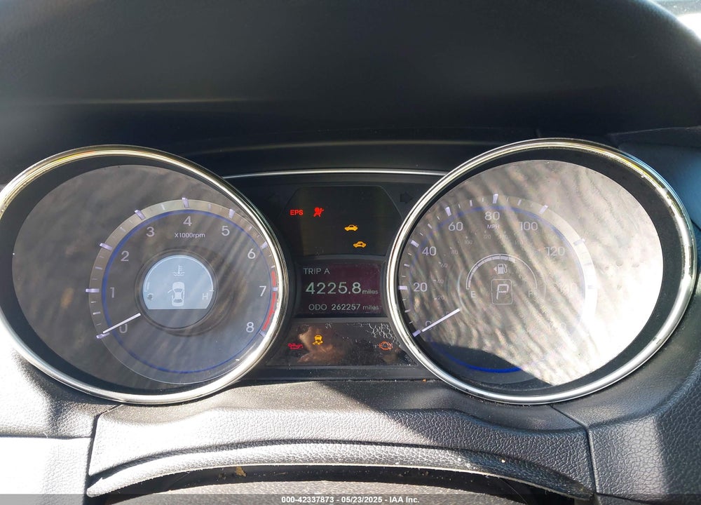 2011 HYUNDAI SONATA VIN: 5NPEC4AB1BH227417