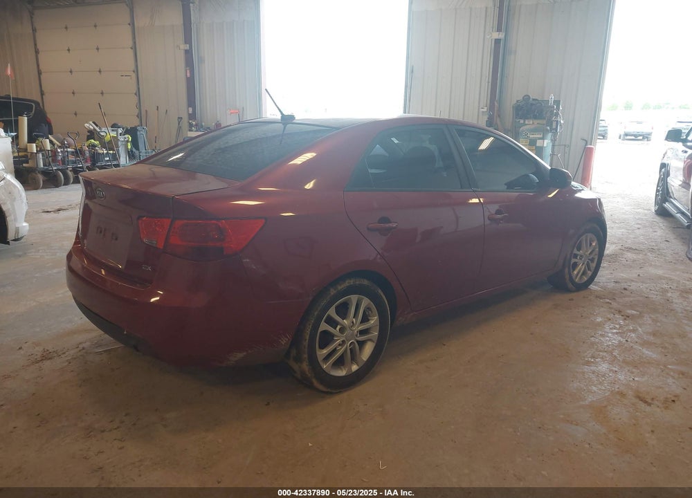 2011 KIA FORTE EX VIN: KNAFU4A20B5461935
