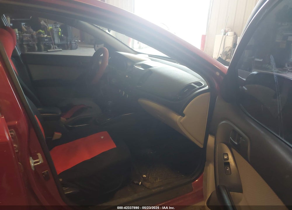 2011 KIA FORTE EX VIN: KNAFU4A20B5461935
