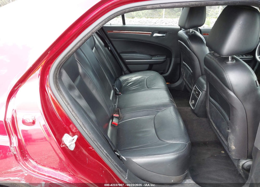 2014 CHRYSLER 300 VIN: 2C3CCAAG4EH232548