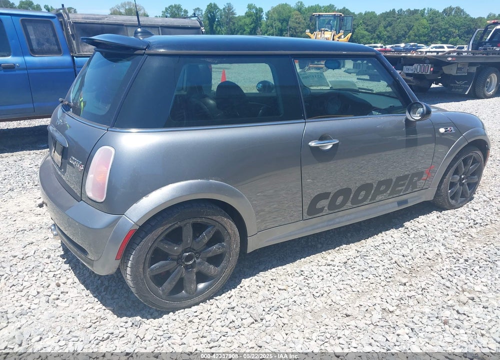2004 MINI COOPER S VIN: WMWRE33444TD78125