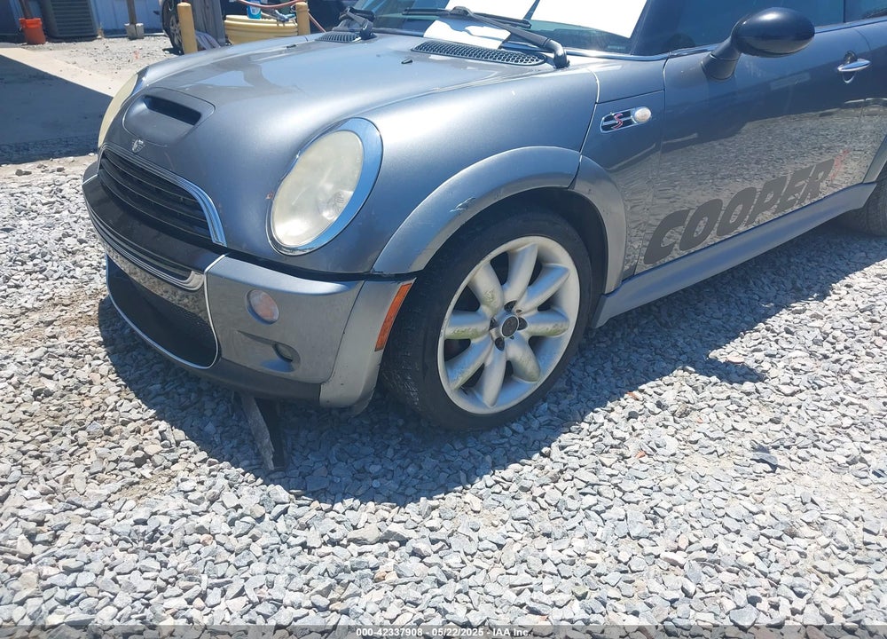 2004 MINI COOPER S VIN: WMWRE33444TD78125