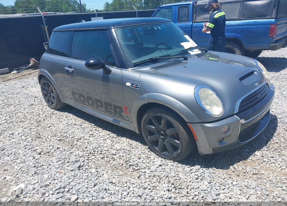 2004 MINI COOPER S VIN: WMWRE33444TD78125