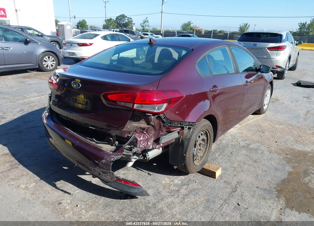 2018 KIA FORTE LX VIN: 3KPFK4A75JE272012