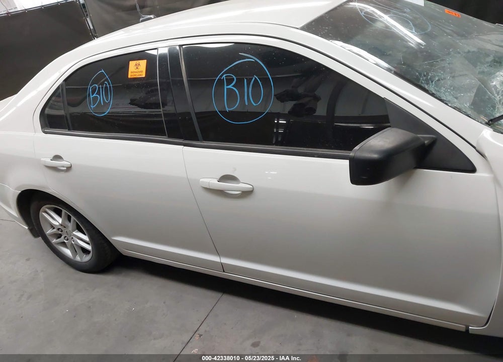 2011 FORD FUSION S VIN: 3FAHP0GA2BR268666