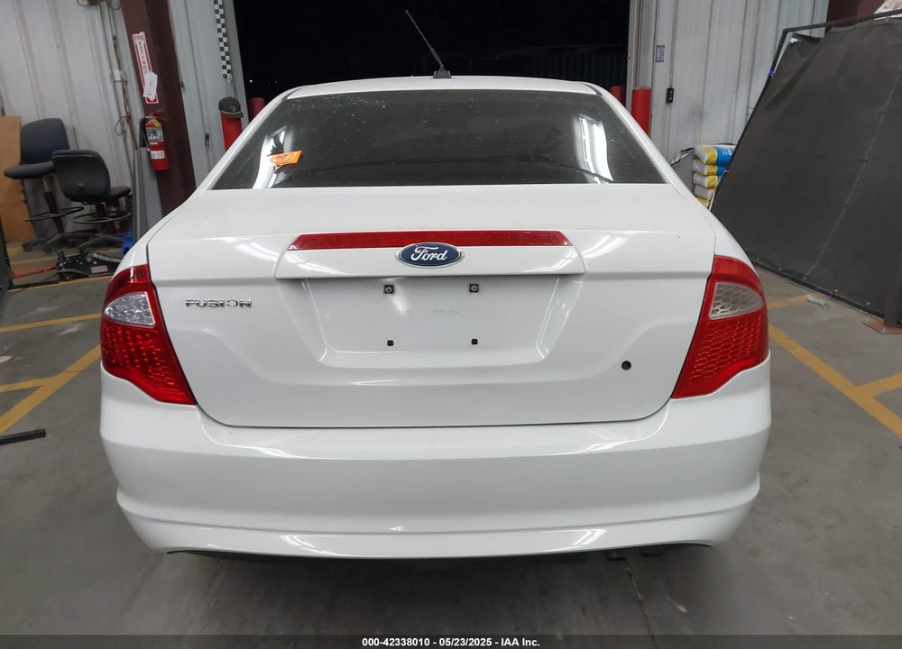 2011 FORD FUSION S VIN: 3FAHP0GA2BR268666