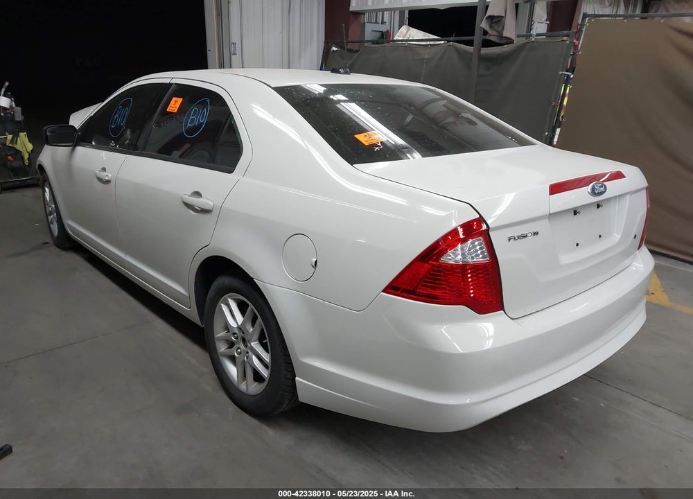 2011 FORD FUSION S VIN: 3FAHP0GA2BR268666