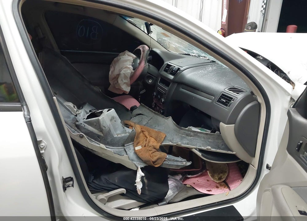 2011 FORD FUSION S VIN: 3FAHP0GA2BR268666