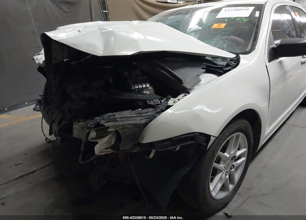 2011 FORD FUSION S VIN: 3FAHP0GA2BR268666
