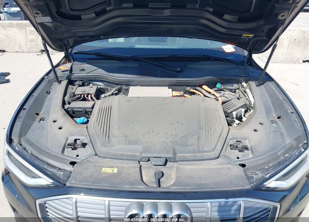 2022 AUDI E-TRON VIN: WA1LAAGEXNB010526