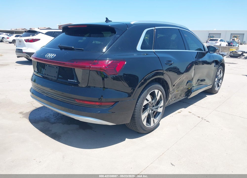 2022 AUDI E-TRON VIN: WA1LAAGEXNB010526