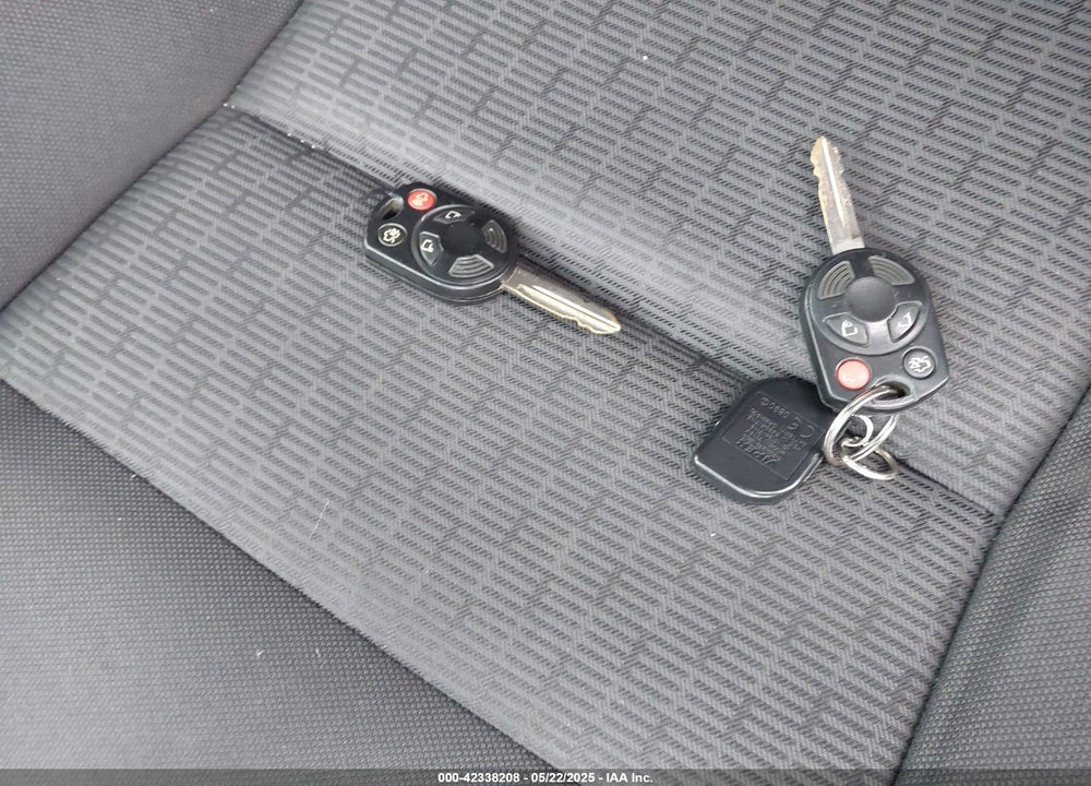2010 FORD FUSION VIN: 3FAHP0HA2AR170198