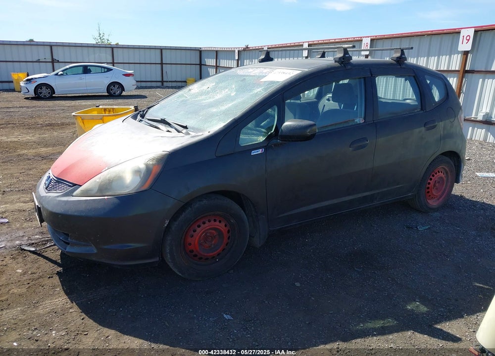2010 HONDA FIT VIN: JHMGE8H21AC016498