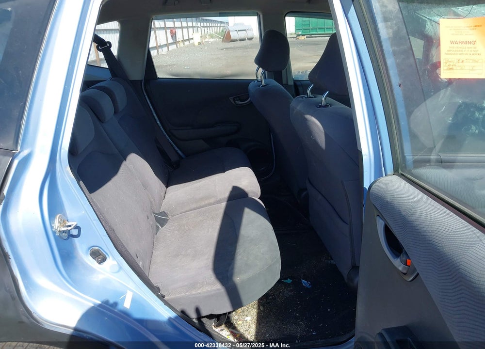 2010 HONDA FIT VIN: JHMGE8H21AC016498