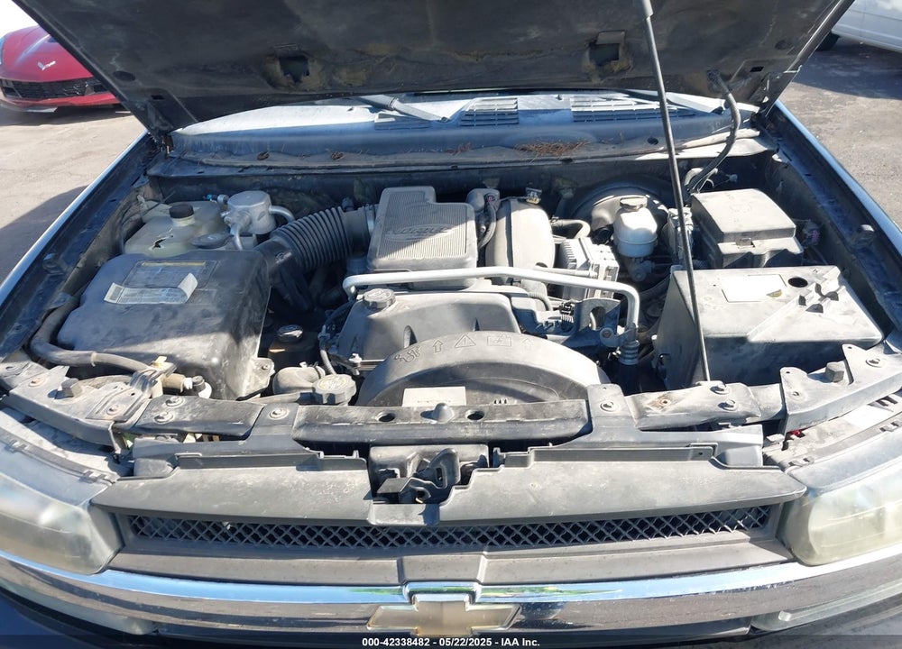 2005 CHEVROLET TRAILBLAZER LS VIN: 1GNDT13S752159452