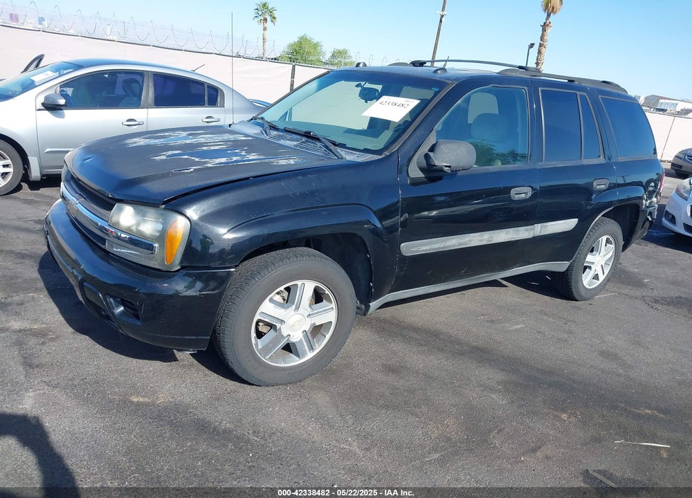 2005 CHEVROLET TRAILBLAZER LS VIN: 1GNDT13S752159452