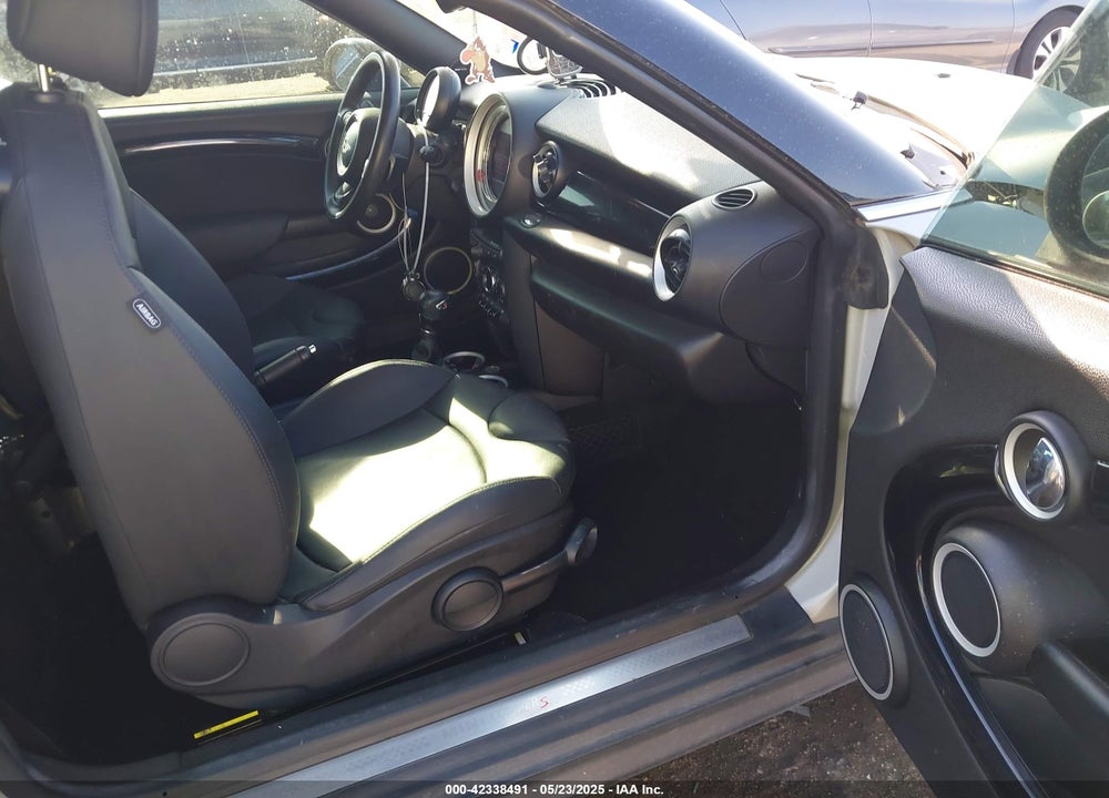 2012 MINI COOPER S VIN: WMWSX3C52CT465571