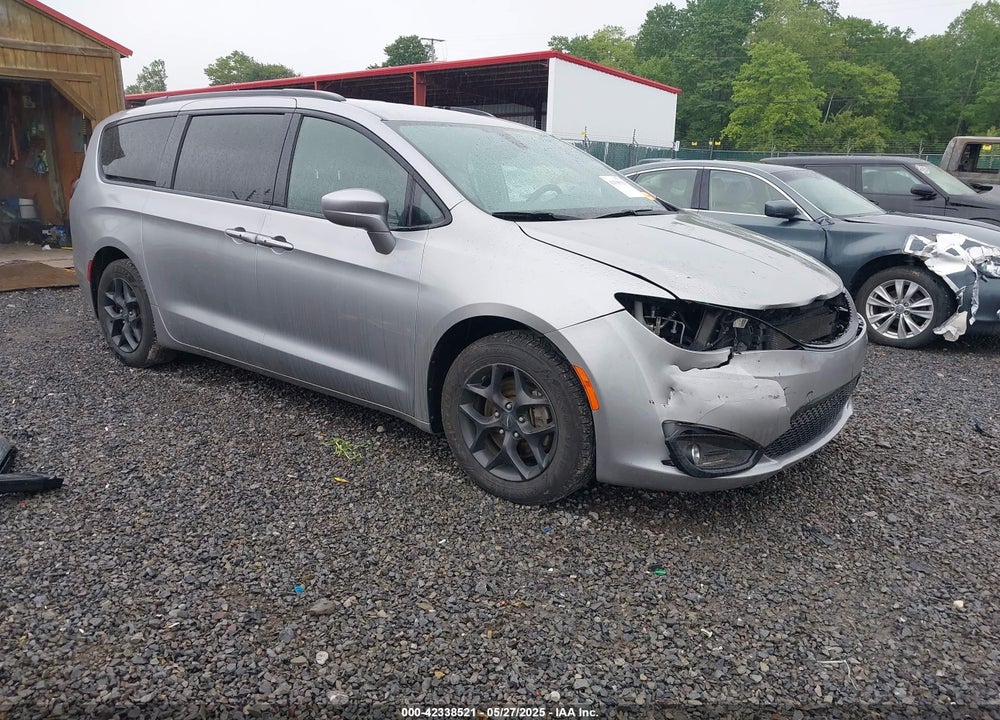 2018 CHRYSLER PACIFICA TOURING L VIN: 2C4RC1BG6JR172250