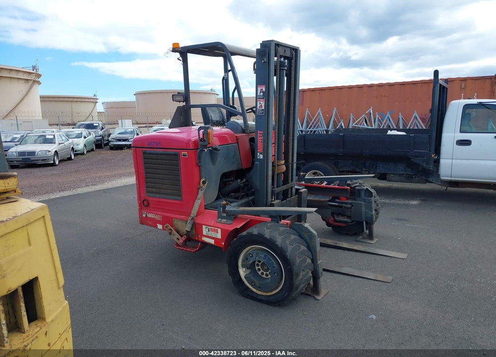 2016 MOFFETT 5000 TRUCK MOUNTED VIN: XP251198