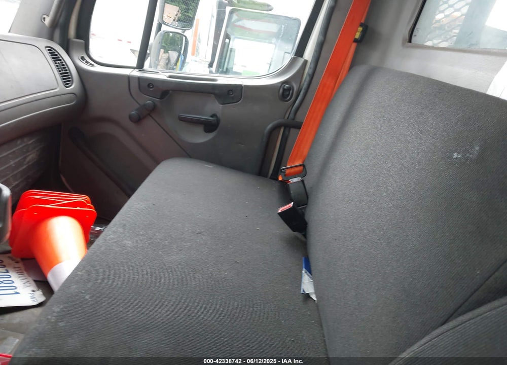 2016 FREIGHTLINER M2 106 MEDIUM DUTY VIN: 1FVHCYCY9GHHB6114