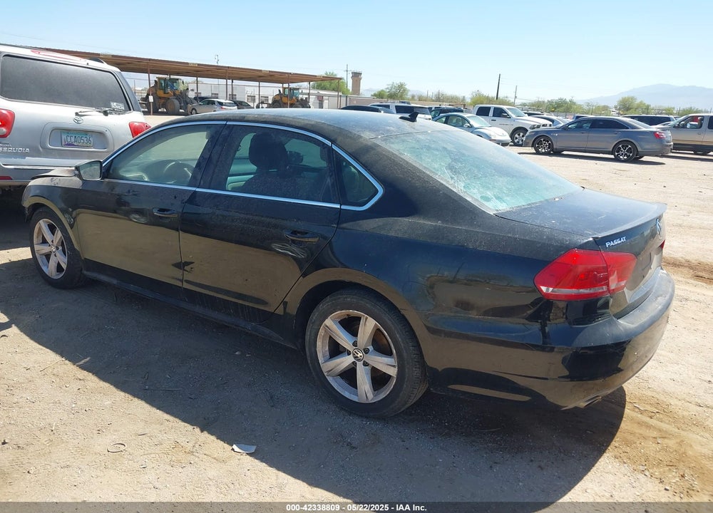 2013 VOLKSWAGEN PASSAT VIN: 1VWBP7A32DC063172