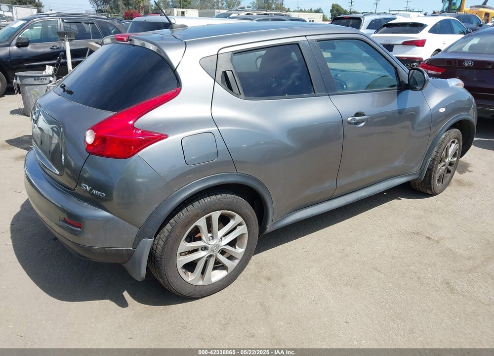 2011 NISSAN JUKE SV VIN: JN8AF5MVXBT017108