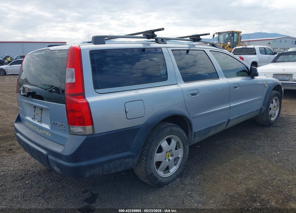 2002 VOLVO V70 XC VIN: YV1SZ58D421080106