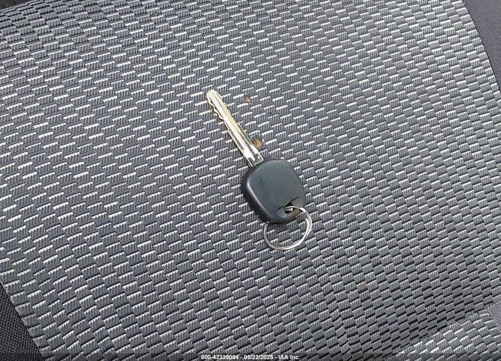 2005 TOYOTA RAV4 VIN: JTEHD20V356031001