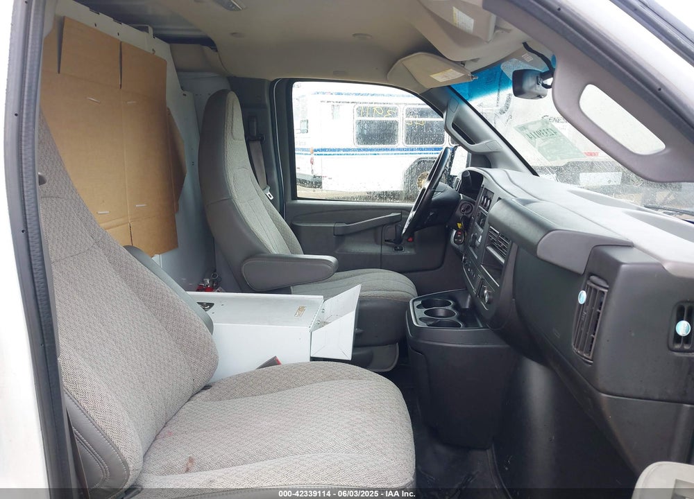 2018 CHEVROLET EXPRESS 3500 VIN: 1GCZGGFG1J1331021