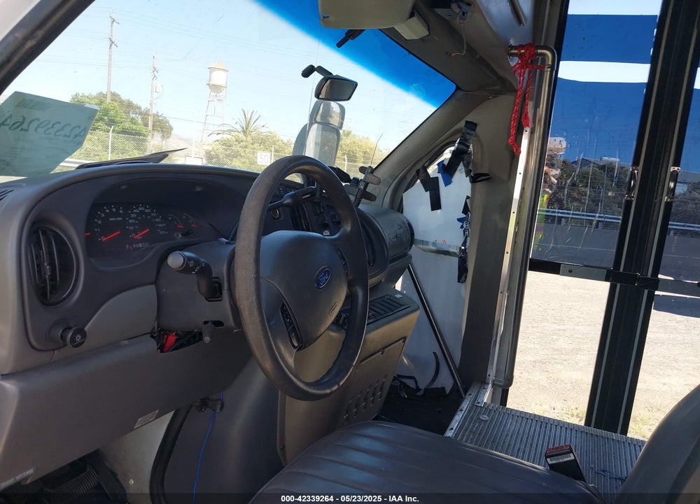 2005 FORD E-450 CUTAWAY STANDARD VIN: 1FDXE45S55HA56067