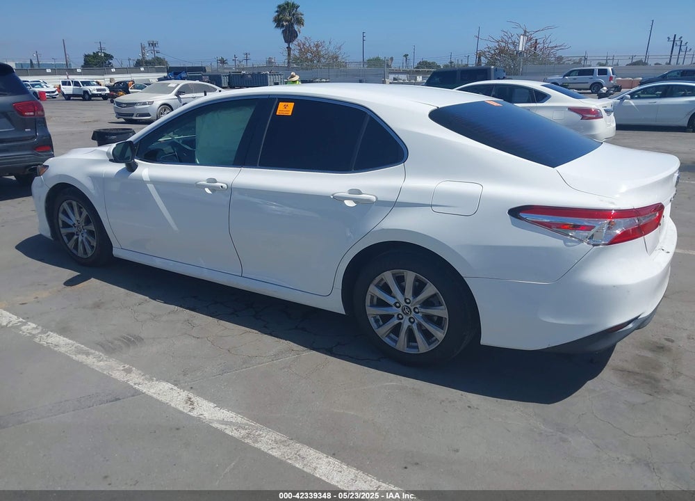 2018 TOYOTA CAMRY LE VIN: JTNB11HK2J3007979