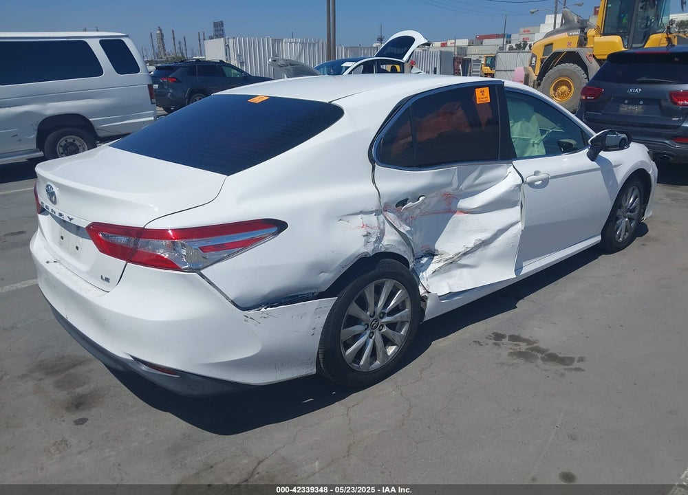 2018 TOYOTA CAMRY LE VIN: JTNB11HK2J3007979
