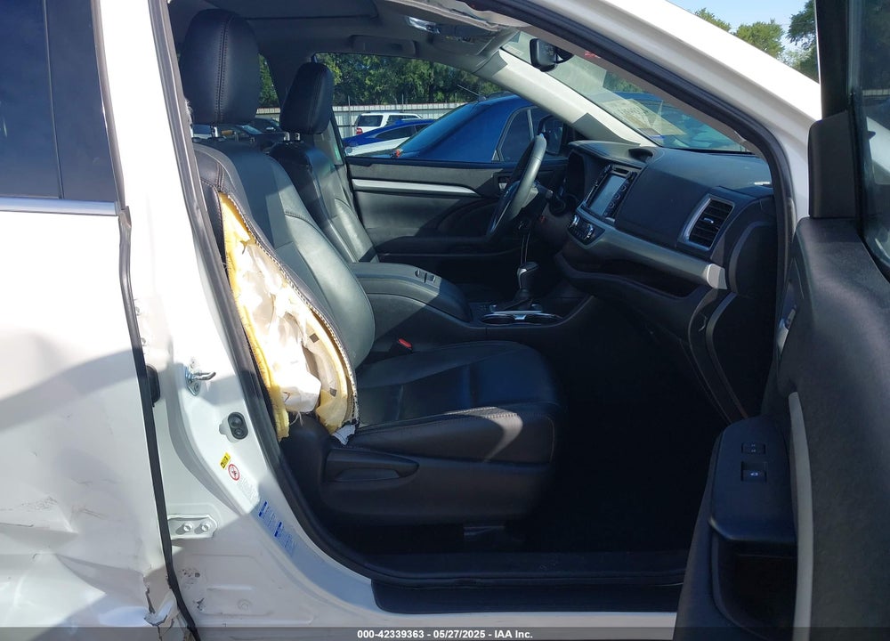 2016 TOYOTA HIGHLANDER XLE V6 VIN: 5TDJKRFH9GS294585