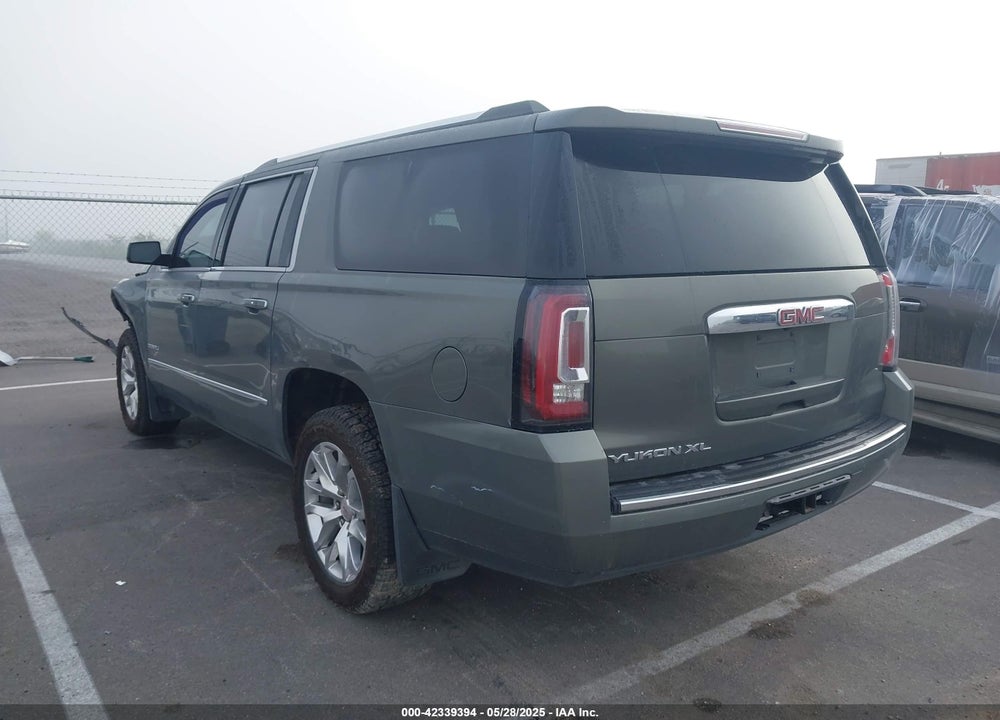 2017 GMC YUKON XL VIN: 1GKS2HKJ2HR389548