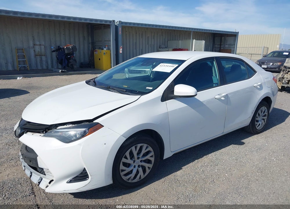 2018 TOYOTA COROLLA LE VIN: 5YFBURHE3JP796106