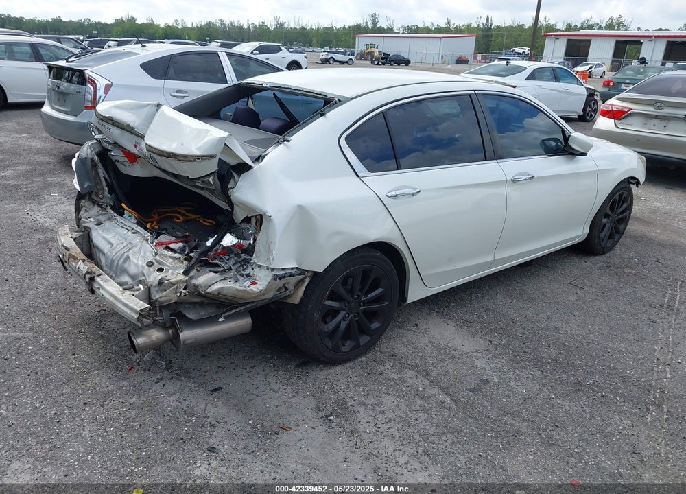 2015 HONDA ACCORD VIN: 1HGCR2F57FA095002