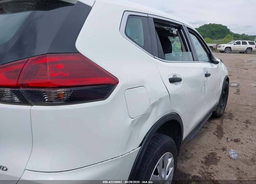 2018 NISSAN ROGUE VIN: 5N1AT2MV3JC759833