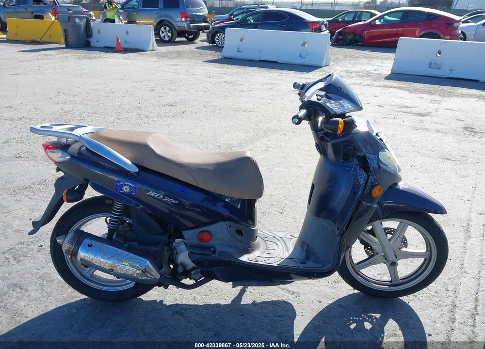2008 SYM HD 200 VIN: RFGBS1MEX8SLH6681