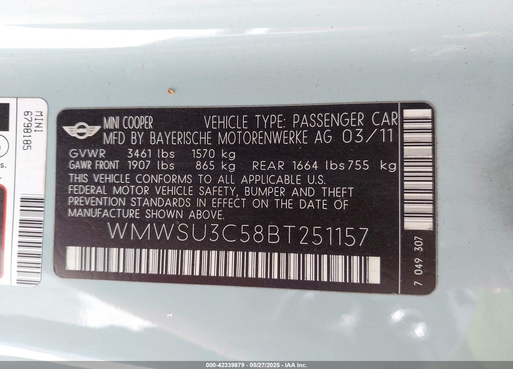 2011 MINI COOPER VIN: WMWSU3C58BT251157